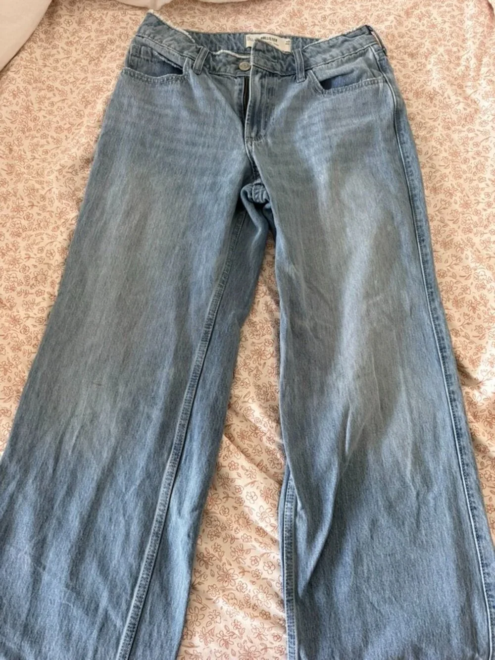 Hollister Curvy Mid Rise Baggy Jeans